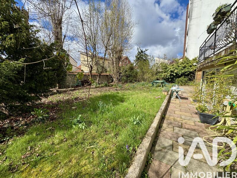 Maison - 260 m² - 7 pièces