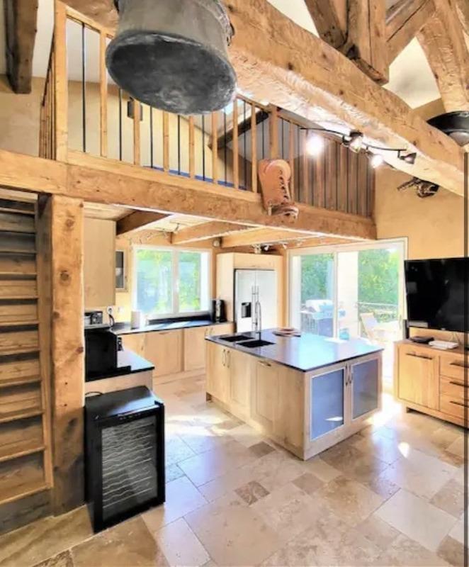 Propriété - 220 m² - 6 pièces