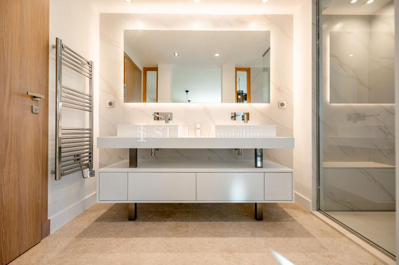 Villa - 266 m² - 5 pièces