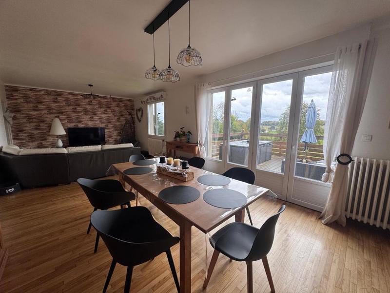 Maison - 146 m² - 7 pièces