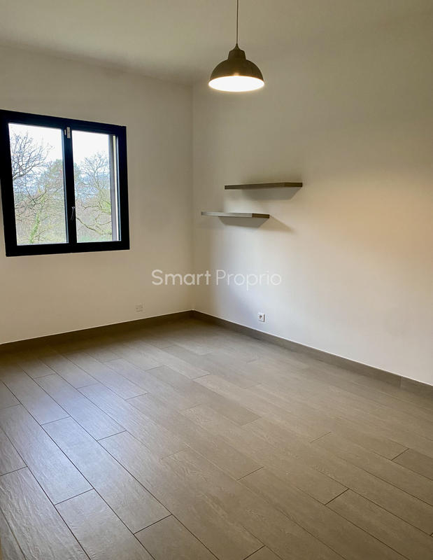 Propriété - 250 m² - 6 pièces