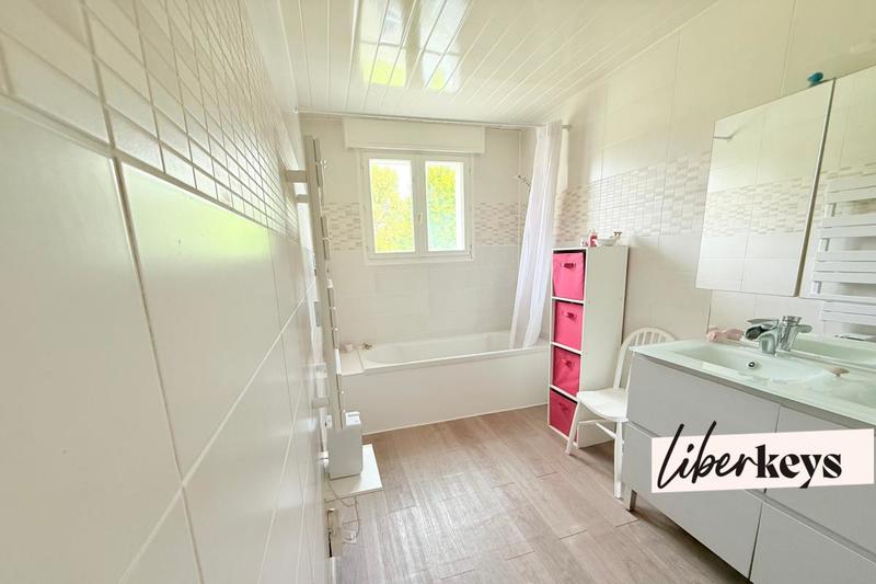 Propriété - 270 m² - 10 pièces