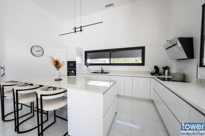 Maison - 200 m² - 6 pièces