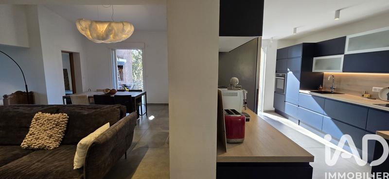 Maison - 177 m² - 8 pièces