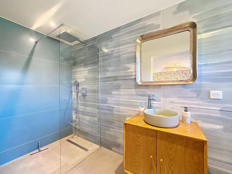 Maison - 240 m² - 7 pièces