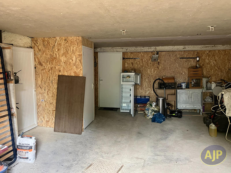 Maison - 180 m² - 8 pièces