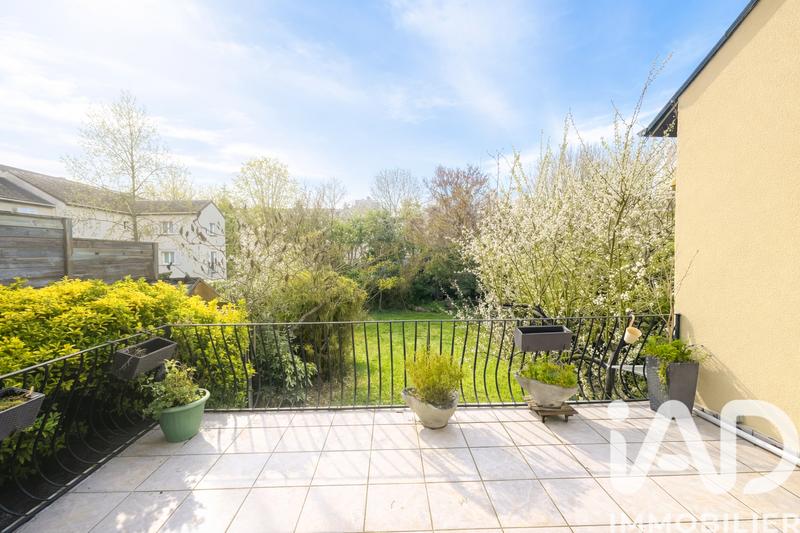 Maison - 254 m² - 11 pièces