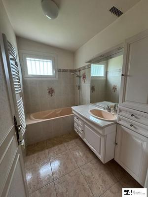 Maison traditionnelle - 113 m² - 7 pièces