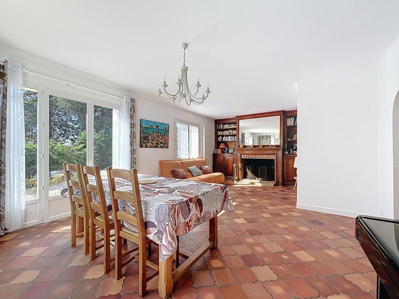 Maison - 180 m² - 6 pièces