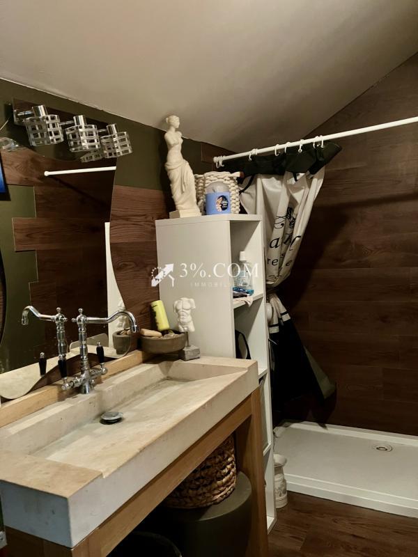 Maison - 225 m² - 8 pièces