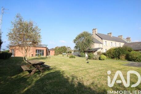 Maison - 465 m² - 17 pièces