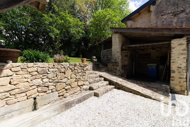 Maison - 249 m² - 7 pièces