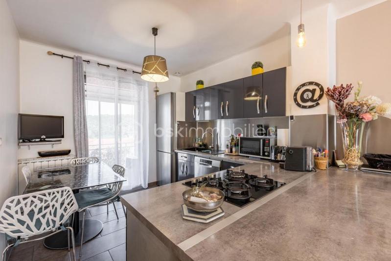 Maison traditionnelle - 150 m² - 7 pièces