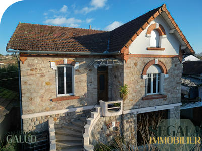 Maison - 90 m² - 4 pièces