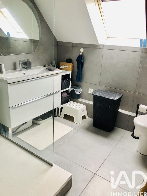 Maison - 99 m² - 5 pièces