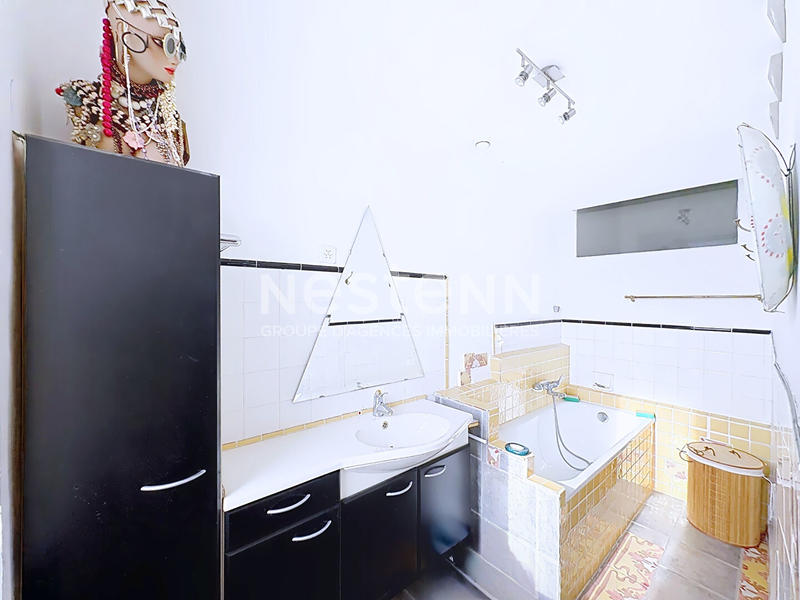 Maison - 215 m² - 7 pièces