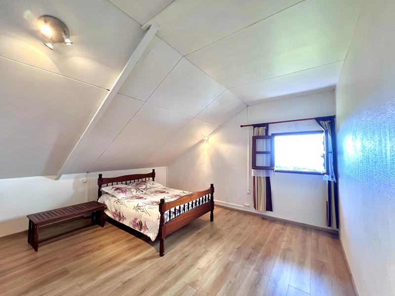 Maison - 280 m² - 8 pièces