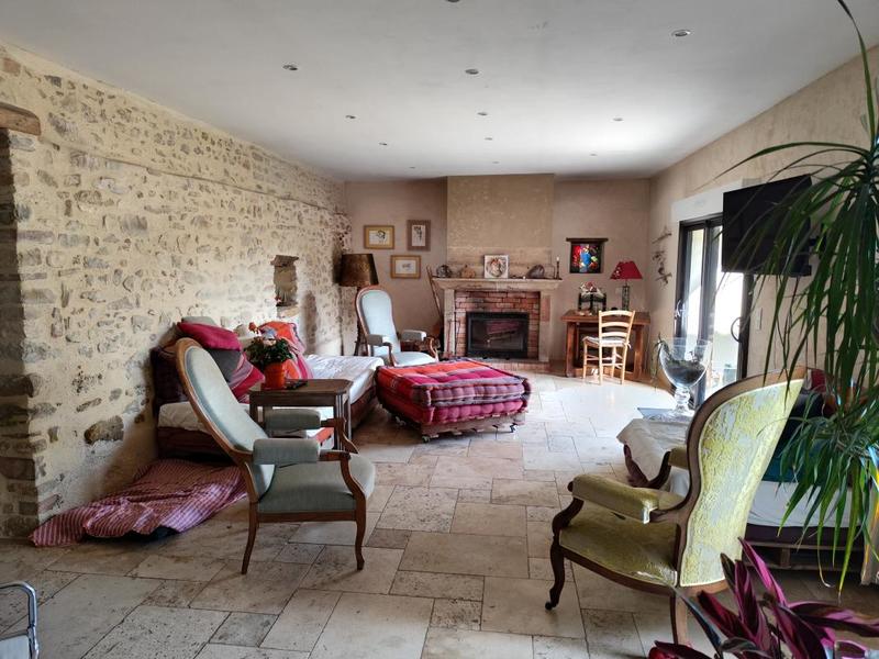 Mas - 273 m² - 17 pièces