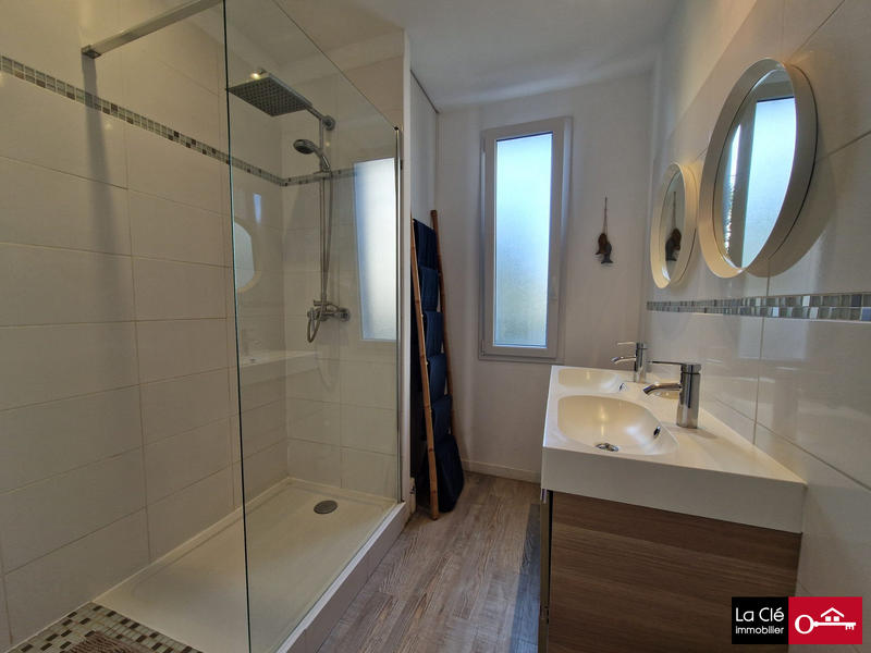 Maison - 159 m² - 8 pièces