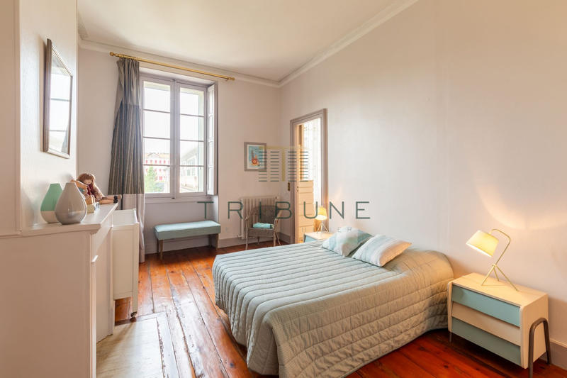 Maison - 500 m² - 10 pièces