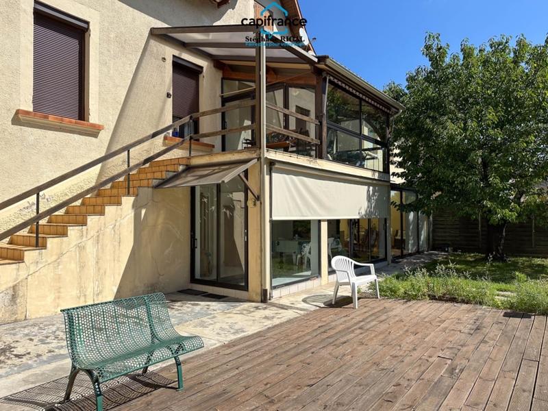 Maison de ville - 190 m² - 9 pièces