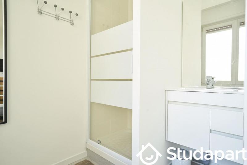 Chambre - 9 m² - 1 pièce