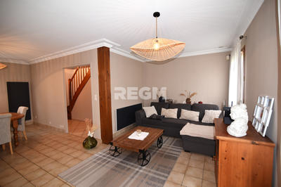 Maison - 104 m² - 6 pièces