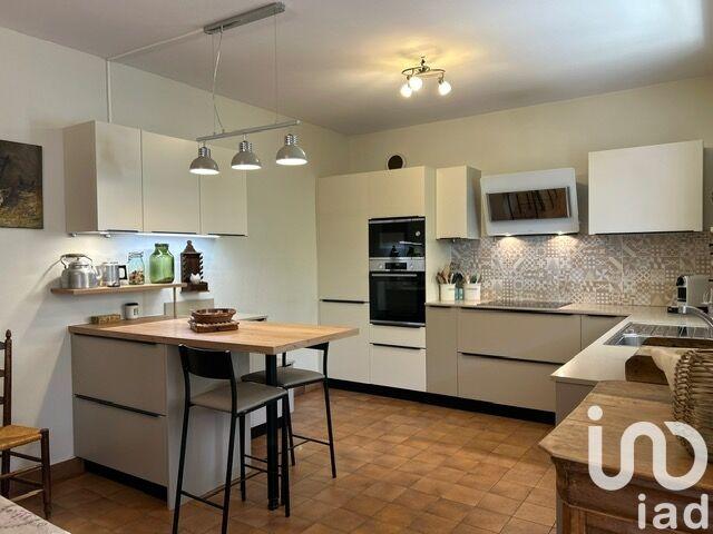 Maison de maîtres - 180 m² - 6 pièces