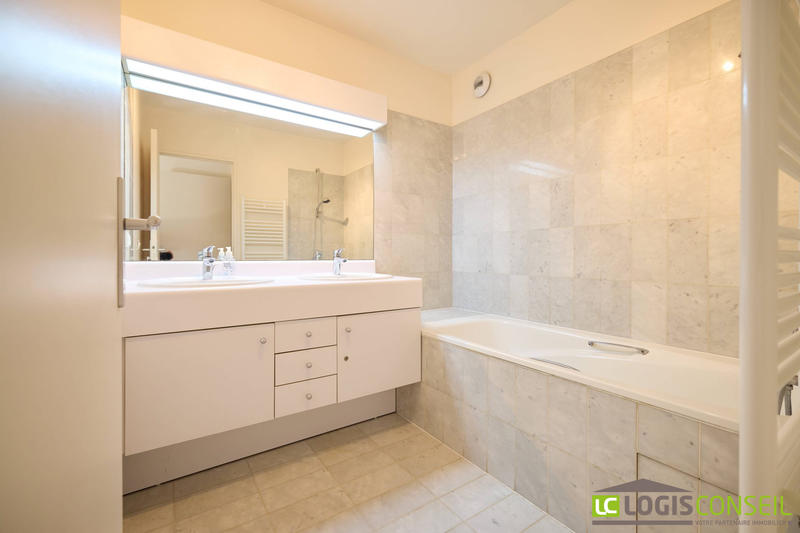 Appartement - 86 m² - 4 pièces