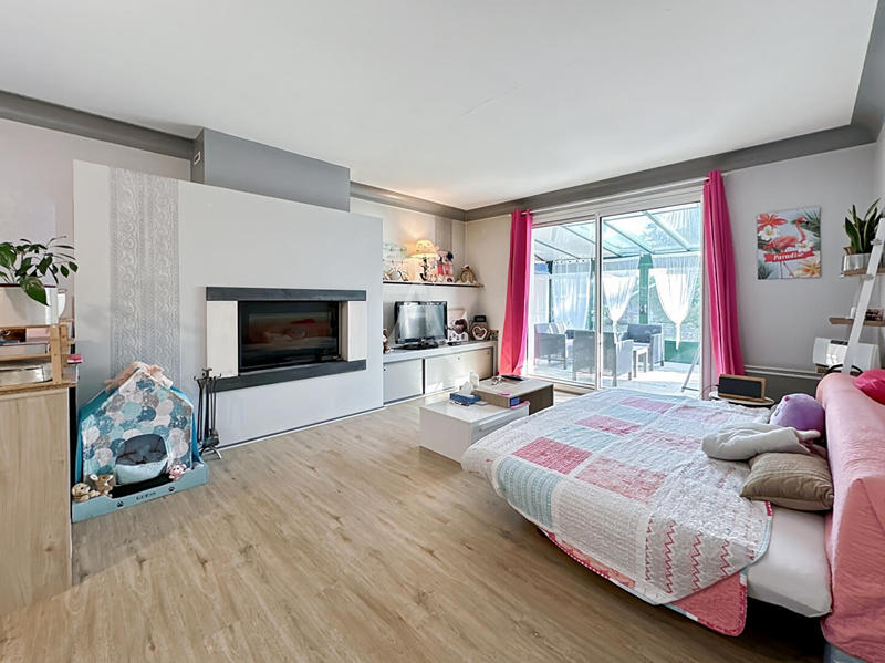 Maison - 223 m² - 7 pièces