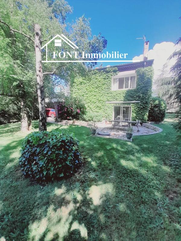 Maison - 208 m² - 8 pièces