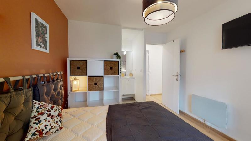 Appartement - 80 m² - 5 pièces