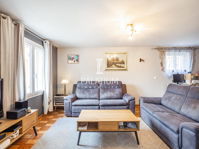 Maison - 236 m² - 7 pièces