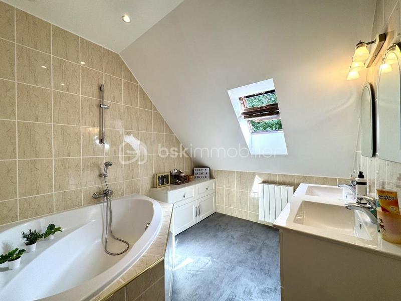 Maison - 177 m² - 6 pièces