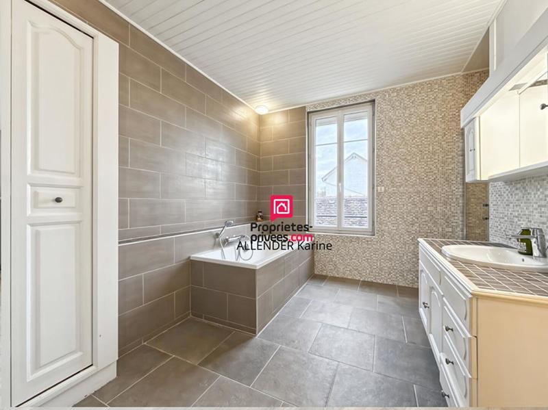 Maison - 190 m² - 7 pièces