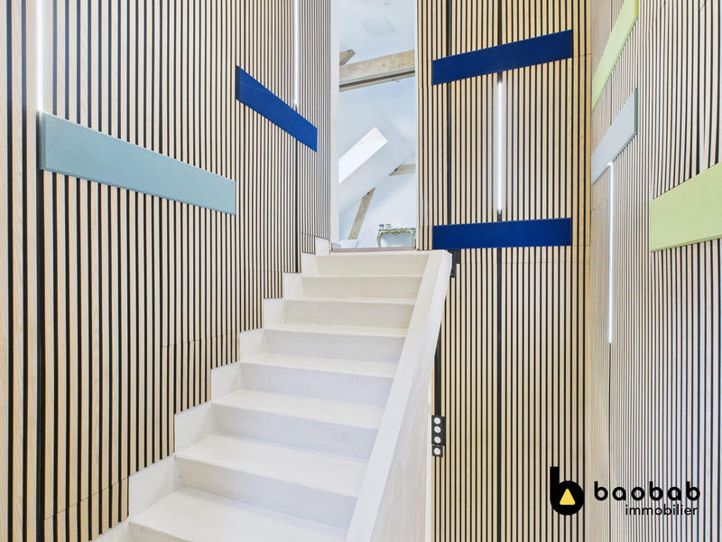 Maison traditionnelle - 240 m² - 7 pièces