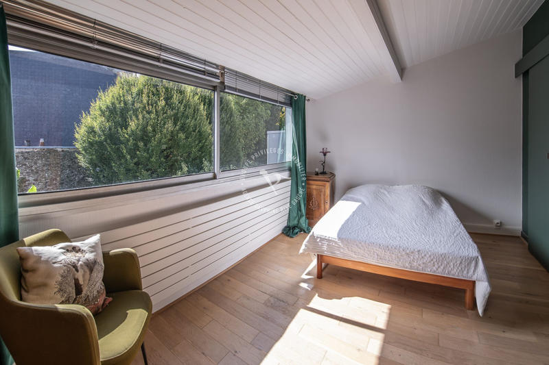 Maison - 172 m² - 9 pièces