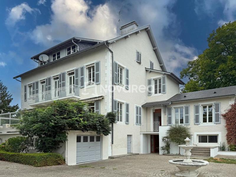 Villa - 302 m² - 7 pièces