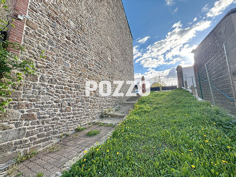 Maison - 215 m² - 8 pièces