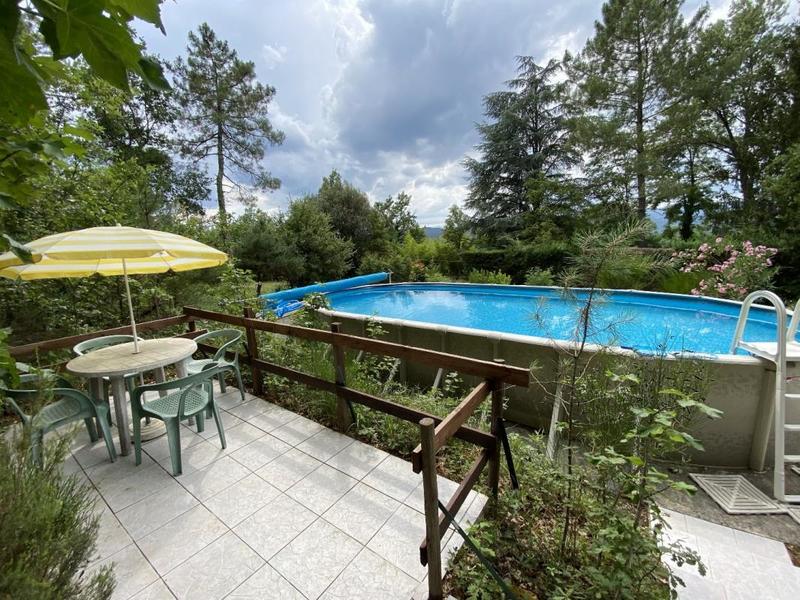 Maison - 334 m² - 13 pièces