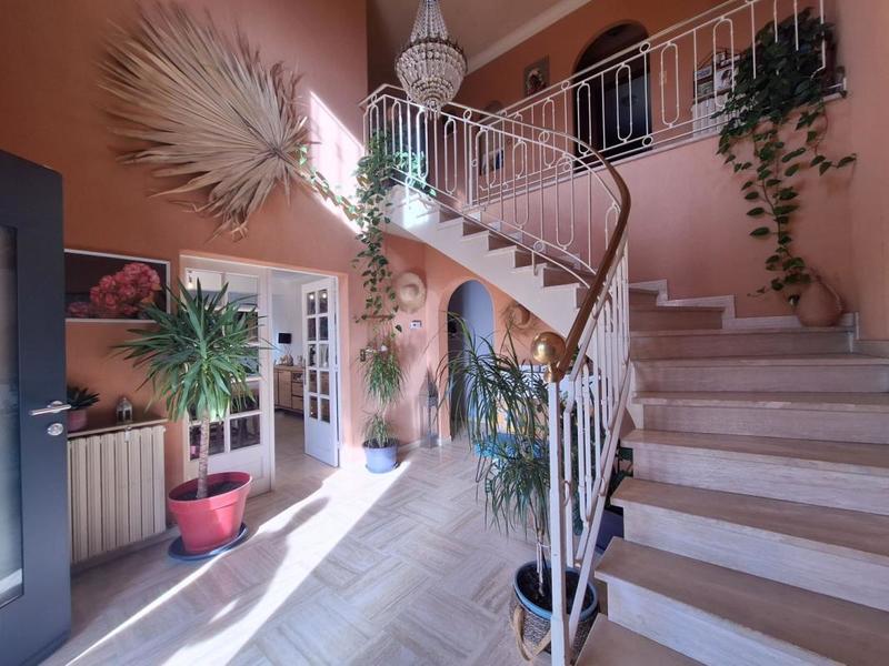 Maison chambre d'hôtes - 225 m² - 9 pièces