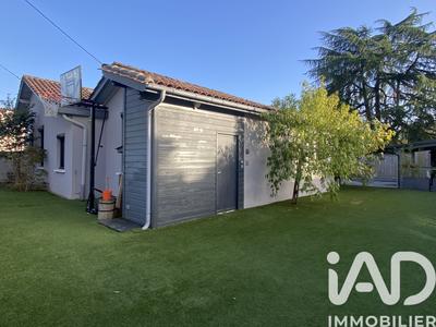 Maison - 210 m² - 7 pièces