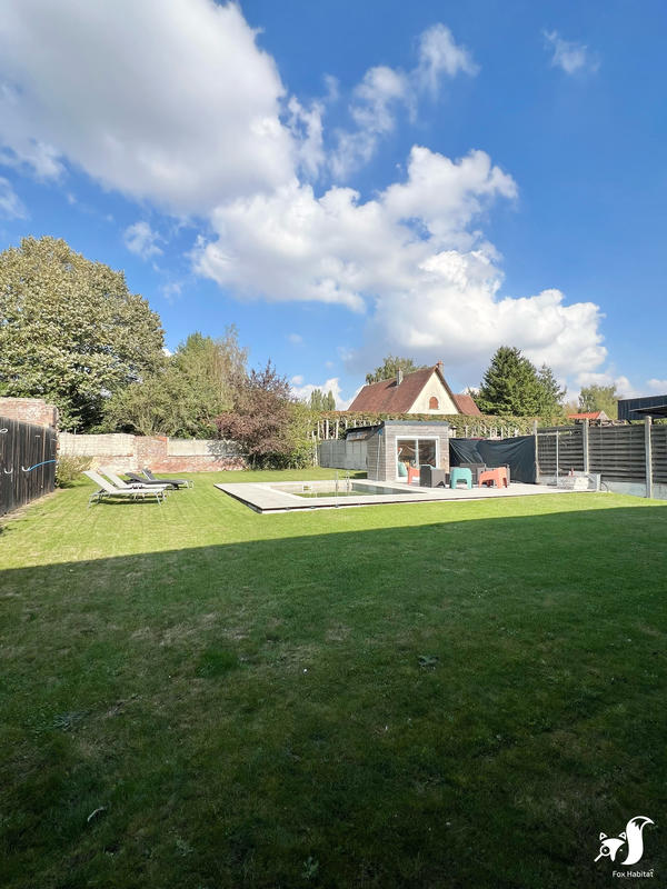 Maison - 250 m² - 9 pièces