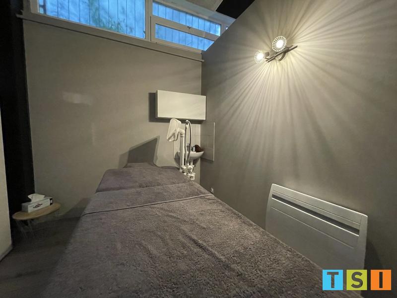 Local d'activités - 368 m² - 7 pièces