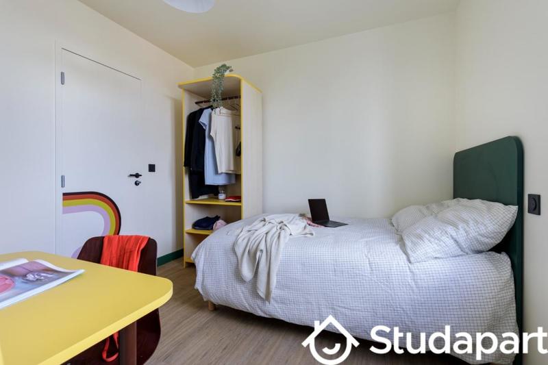 Chambre - 11 m² - 1 pièce