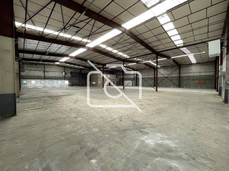 Entrepôt - 1 664 m²