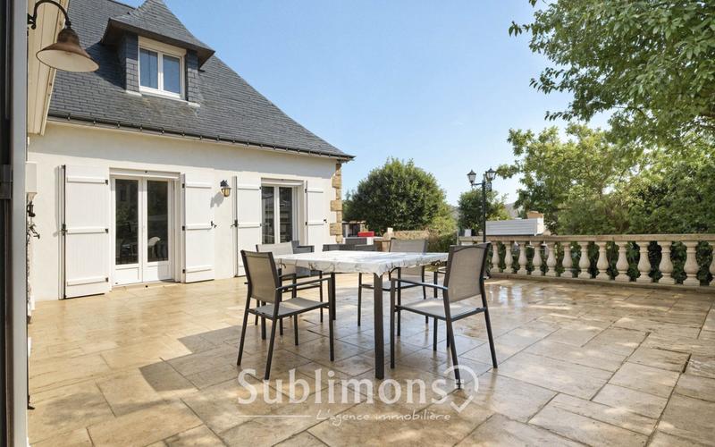 Maison traditionnelle - 183 m² - 6 pièces