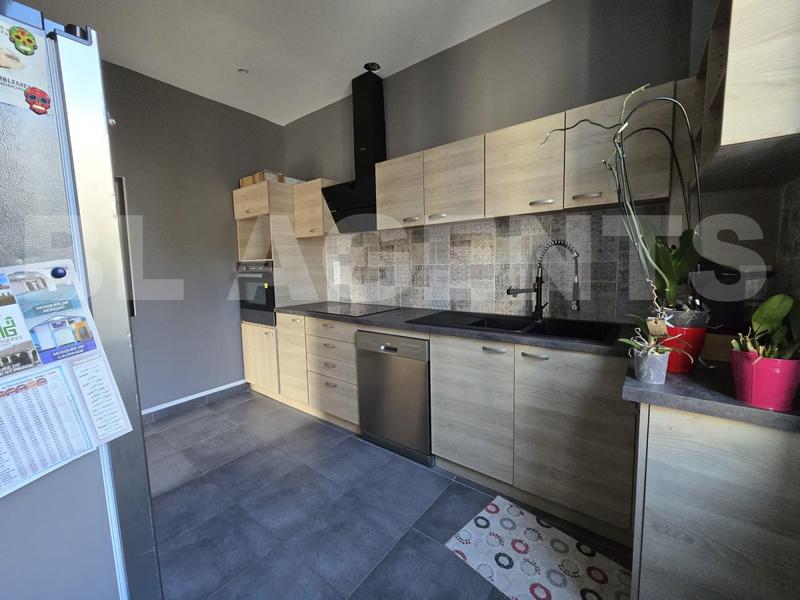 Maison - 200 m² - 5 pièces