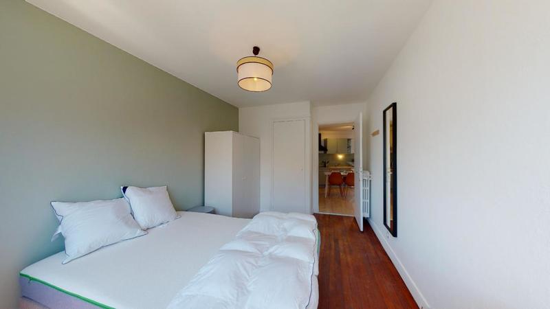 Appartement - 93 m² - 5 pièces