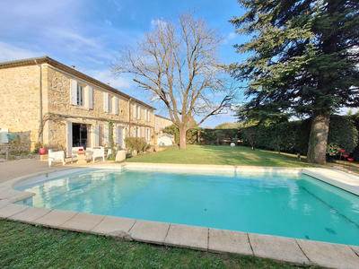 Maison - 320 m² - 8 pièces